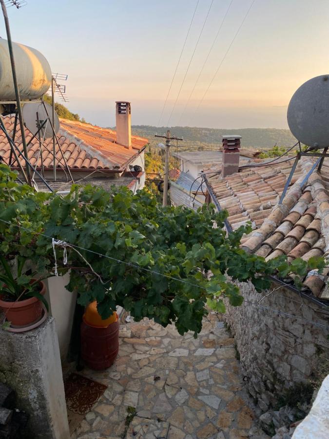 Shotgun Hostel & Guesthouse Vuno Экстерьер фото