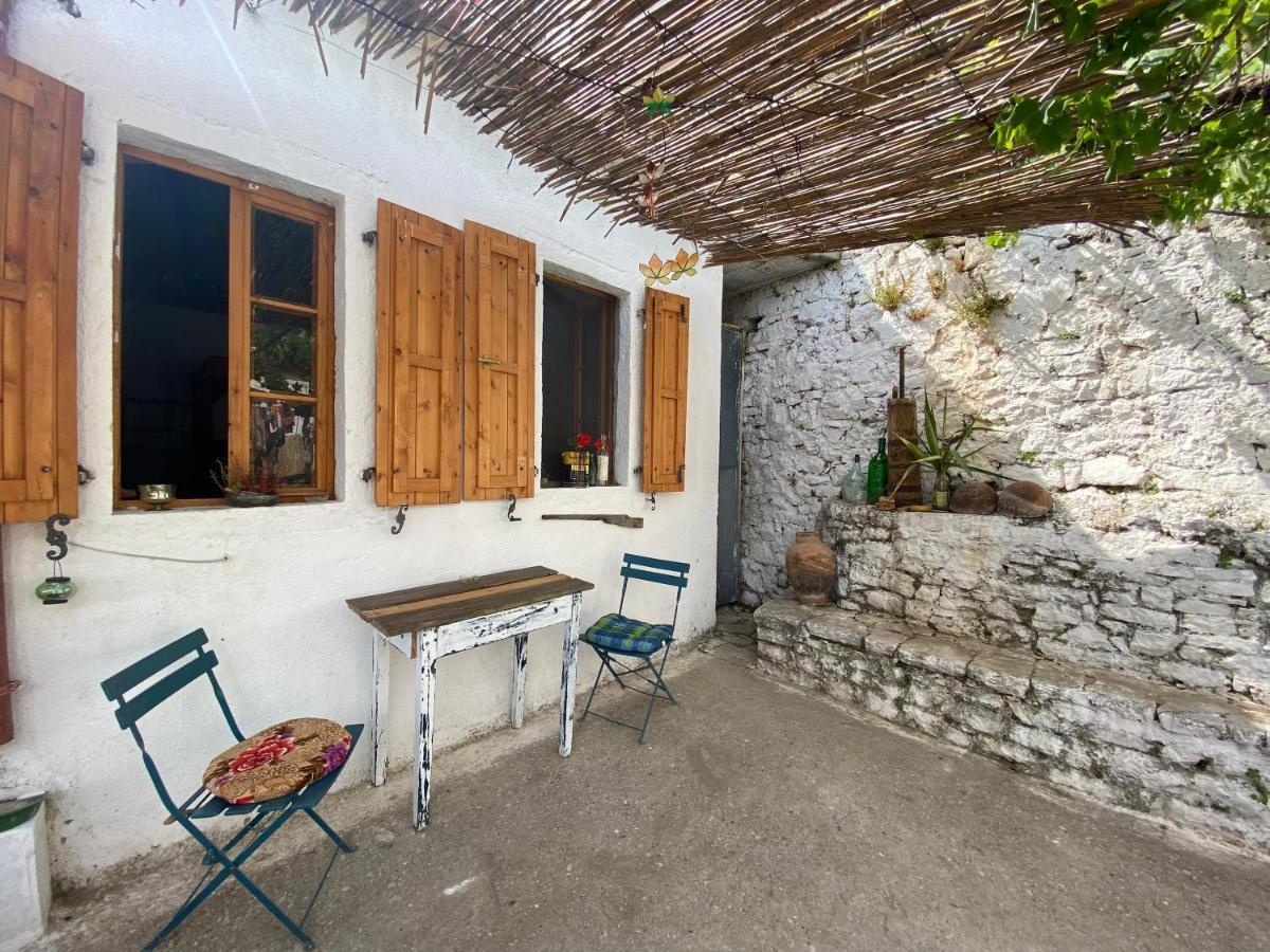 Shotgun Hostel & Guesthouse Vuno Экстерьер фото